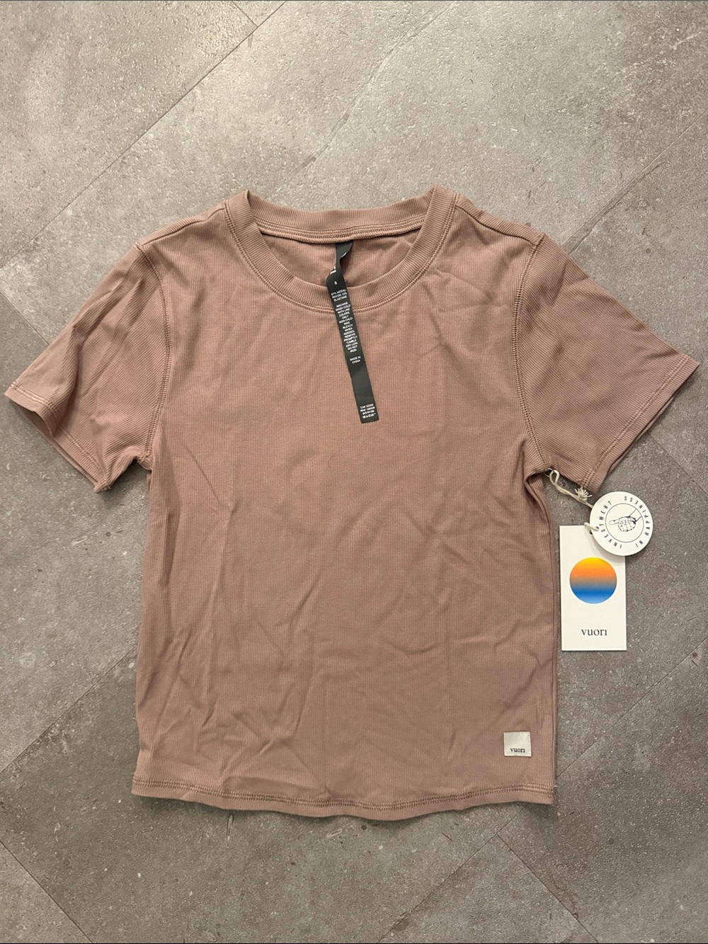 Vuori Women’s Pose Fitted Tee in Rose Clay Sz S